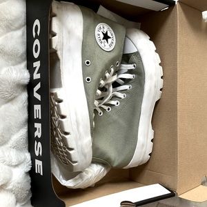 Sage green platform Converse women’s 8.5